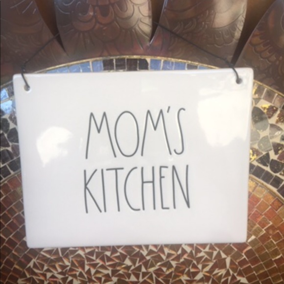 🌸 Rae Dunn MOM’S KITCHEN Ceramic Sign Mothers Day - Picture 4 of 4